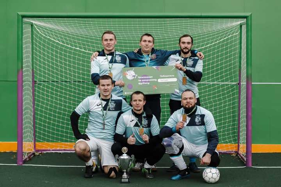 Команда-победитель«Шторм» получила право выбрать главный приз — дизайнерскую экипировку или услуги тренера на год. Фото предоставлено Северо-Западным филиалом ПАО «МегаФон».