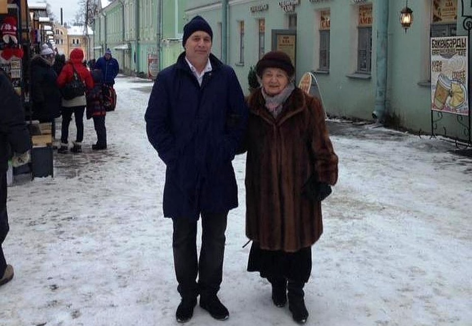 Андрей Дронов с мамой. Фото: предоставлено родственниками Марии Дроновой.