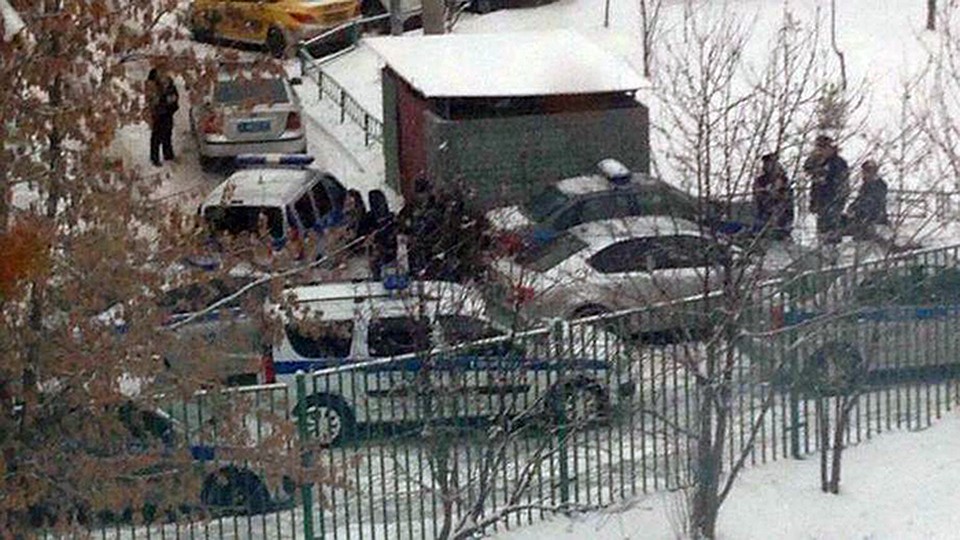 Известно, что школьник находится на территории образовательного учреждения и угрожает убить себя Фото: ВКонтакте