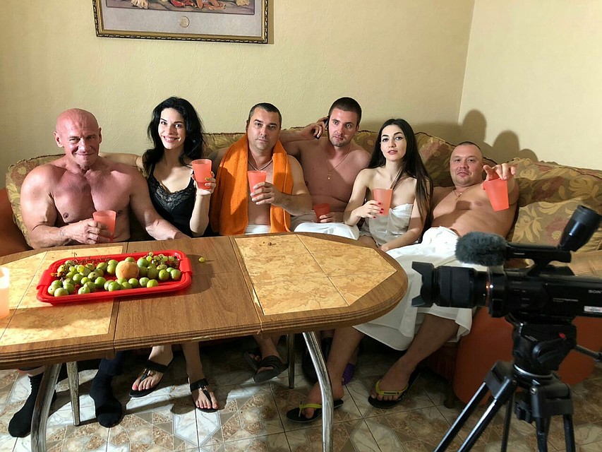 Еда и напитки в фильме не муляжи. Фото: Личный архив героя публикации