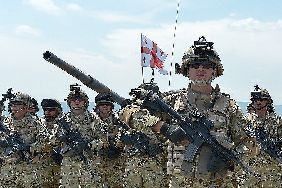 Грузинские военные во время совместных с НАТО учений, лето 2016 года. Фото: GLOBAL LOOK PRESS