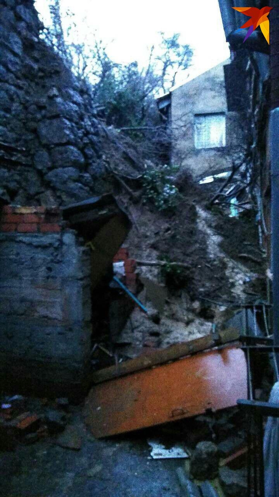 Жилой дом основательно завален. Фото: предоставлено очевидцами