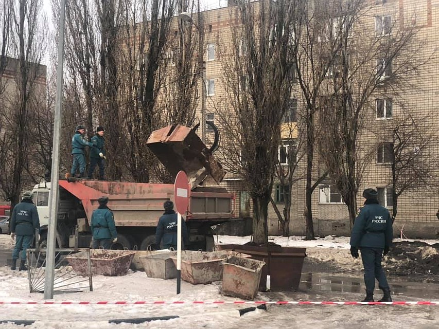 Строительный мусор вывозят грузовиками Фото: Ольга ГОПАЛО
