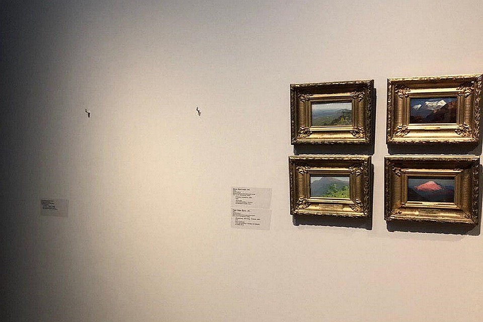 Ни сотрудники, ни посетители галереи не заподозрили, что произошла кража Фото: СОЦСЕТИ
