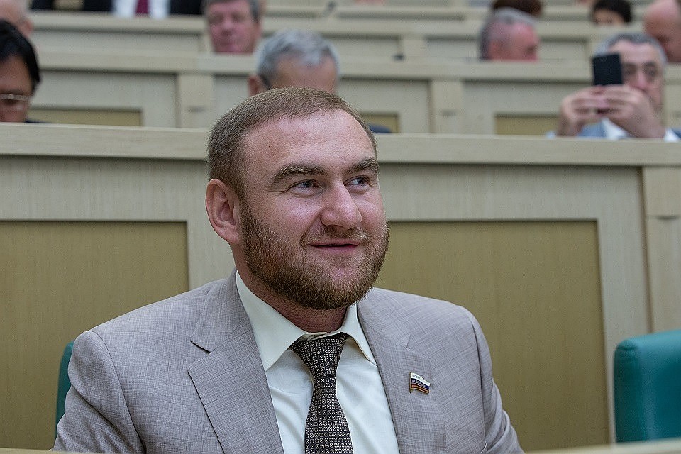 Рауф Арашуков на заседании Верхней палаты Парламента России. Фото: пресс-служба Совфеда
