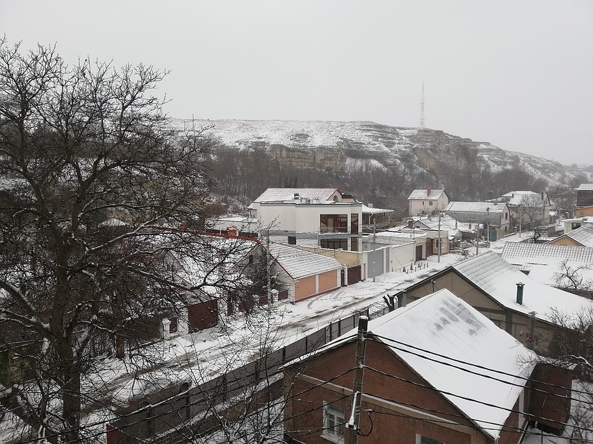 Старожилы говорят, что такой погоды в Крыму 23 февраля не было уже лет семь. Фото: Анастасия КУРДЮКОВА