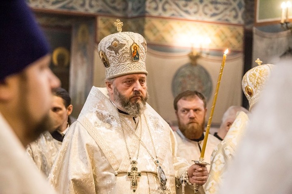 Когда люди вместе, они сильнее духом и легче проходят испытания, - обратился к собравшимся митрополит Аристарх. Фото: пресс-служба АКО. Фото: Екатерина РОМАНОВА