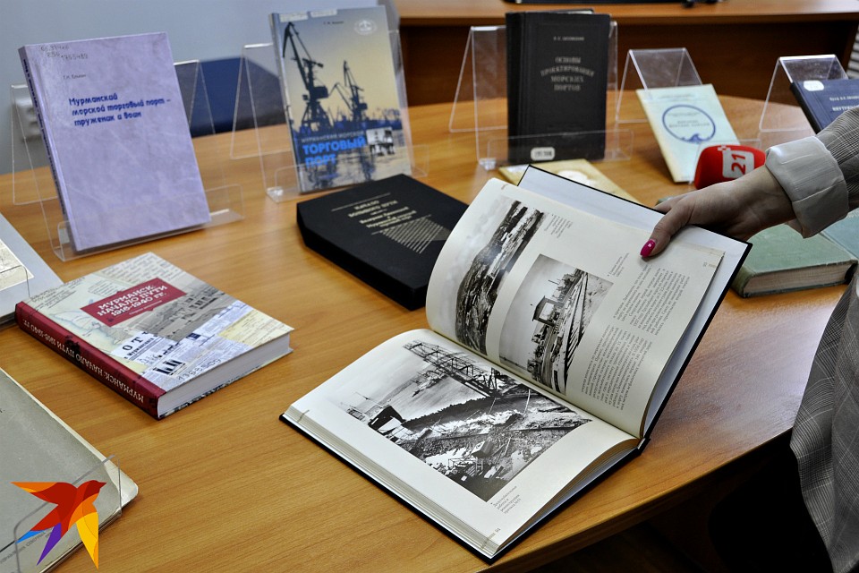 Книга будет направлена в библиотеки, школы и вузы Мурманска и Санкт-Петербурга. Фото: Светлана УФИМЦЕВА