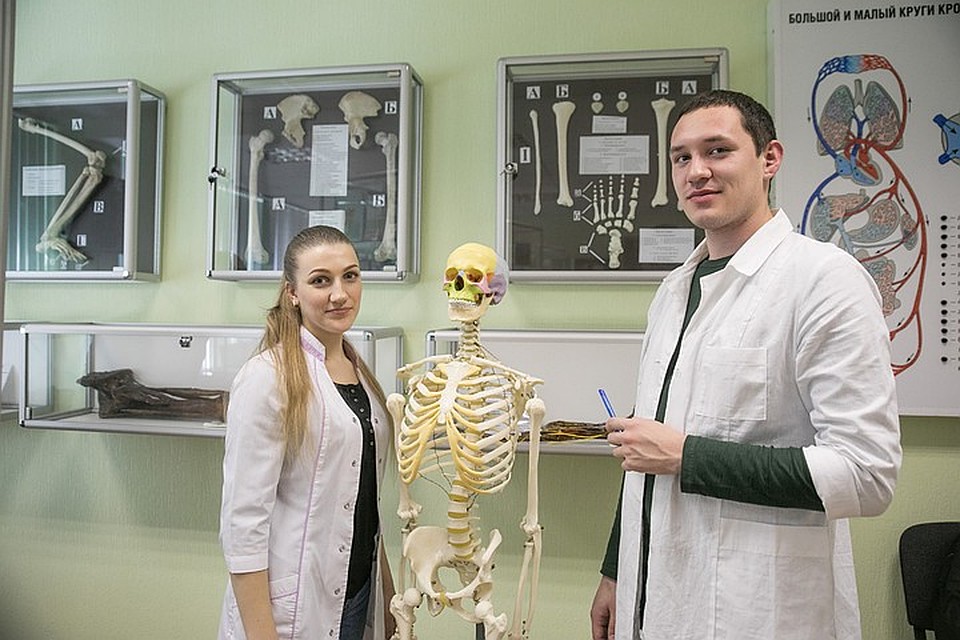 Татьяна будет помогать людям с ограниченными возможностями, а Антон станет специалистом по восстановлению после травм.