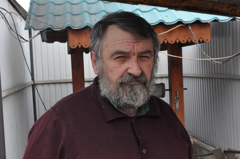 Сергей Габриель много лет продавал воду из колодца. Приезжали к нему со всего города Фото: Артём КАБАНКОВ