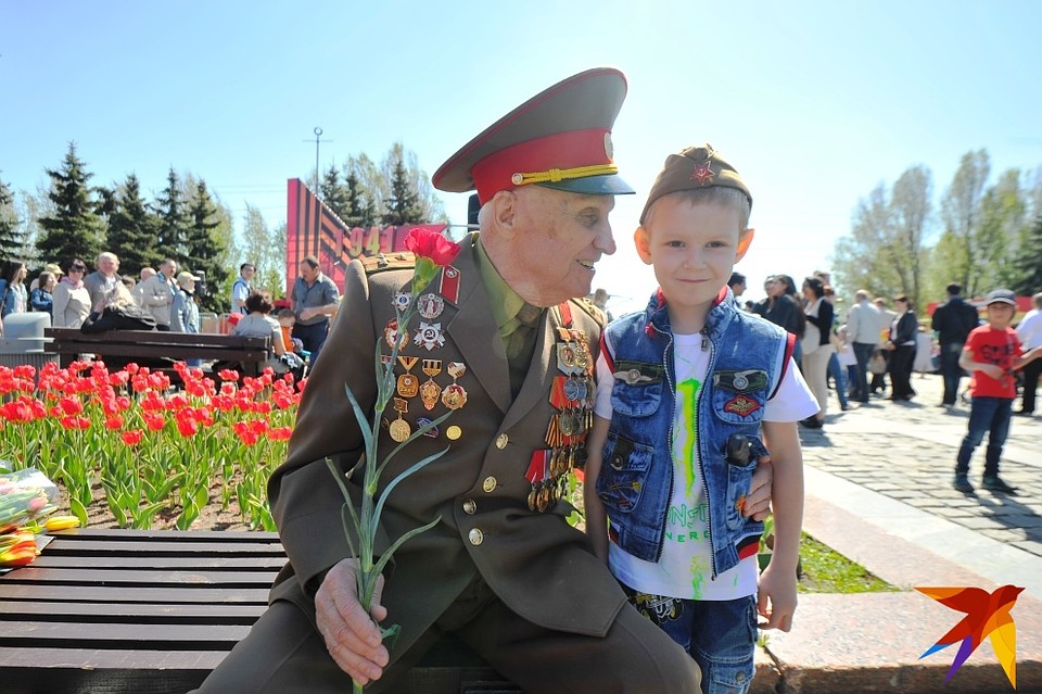 Главное внимание в эти - ветеранам. Сейчас им всем за 90 лет, а старшему волгоградскому фронтовику 104 года. Фото: Евгения ГУСЕВА