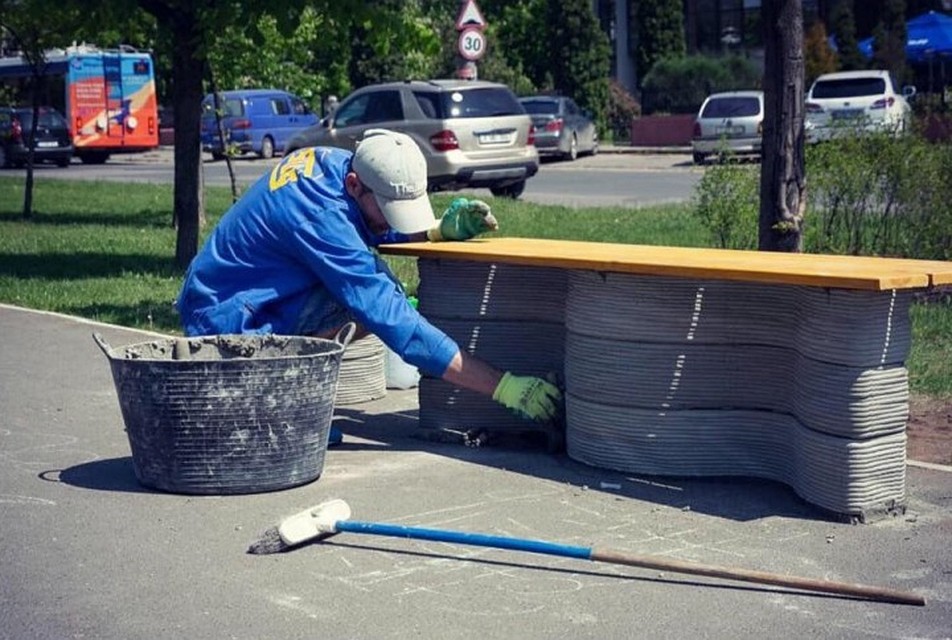 В сквере будет 25 одинаковых скамеек. Фото: publika