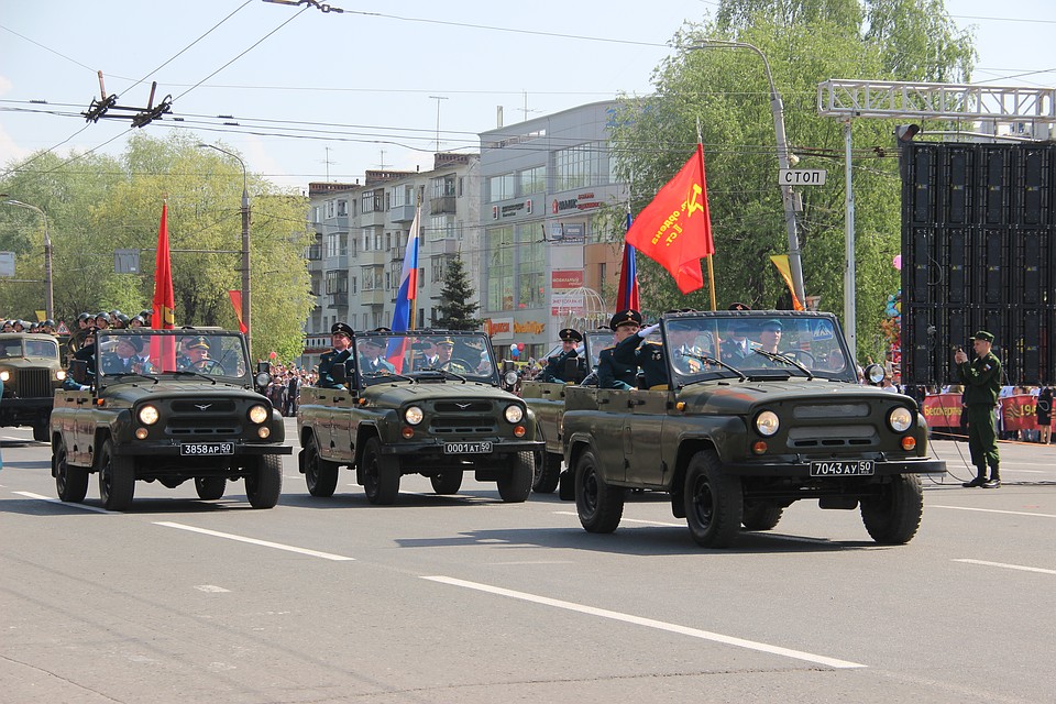 Затем проехалась военная техника Фото: Ольга МАКАРОВА