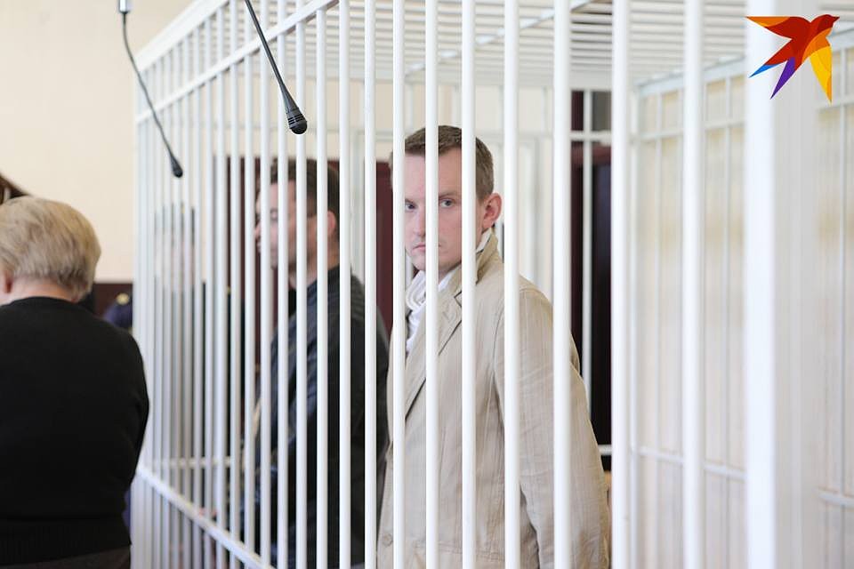 Заведующий отделом и директор магазина обвиняются по ряду статей Фото: Святослав ЗОРКИЙ