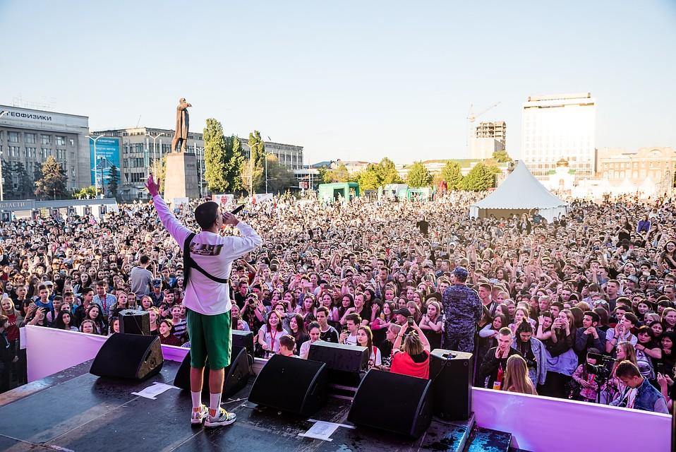 KFC BATTLE FEST собрал тысячи активных и талантливых молодых людей не только из Саратова, но и всего Поволжья Фото: пресс-служба KFC BATTLE