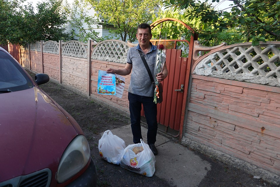 Андрей Лысенко не первый год проведывает оставшихся ветеранов. Фото: Юлия АНДРИЕНКО