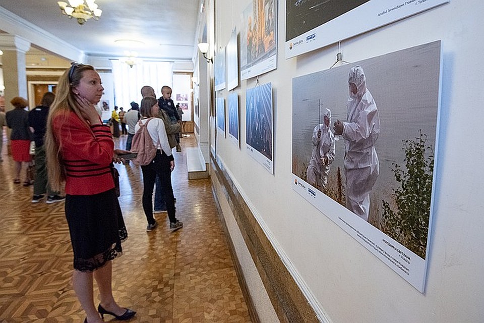 В холле Севастопольского центра культуры и искусства представлены 50 работ фотографов со всей России. Фото: Анна САДОВНИКОВА