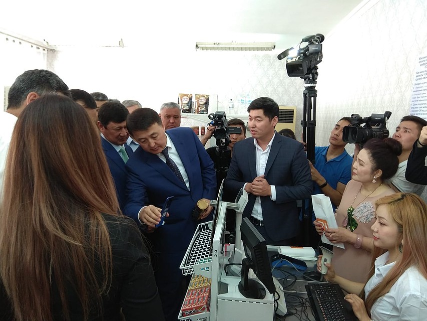 В Кыргызстане скоро появится новая системы оплаты - посредством QR-кодов