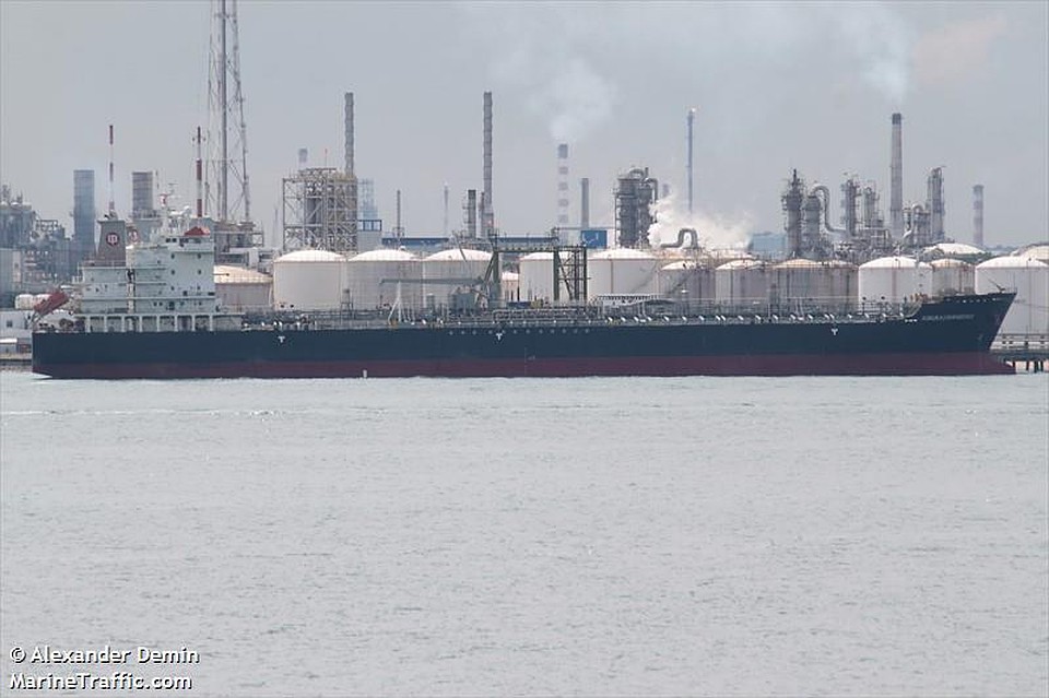 На втором танкере Kokuka Courageus прогремело 3 взрыва\ФОТО: MarineTraffic.com