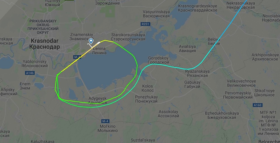 Борт дважды заходил на посадку