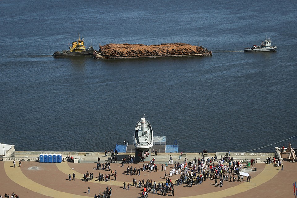 Перевозить по Волге грузы стало намного сложнее Фото: Анастасия МАКАРЫЧЕВА
