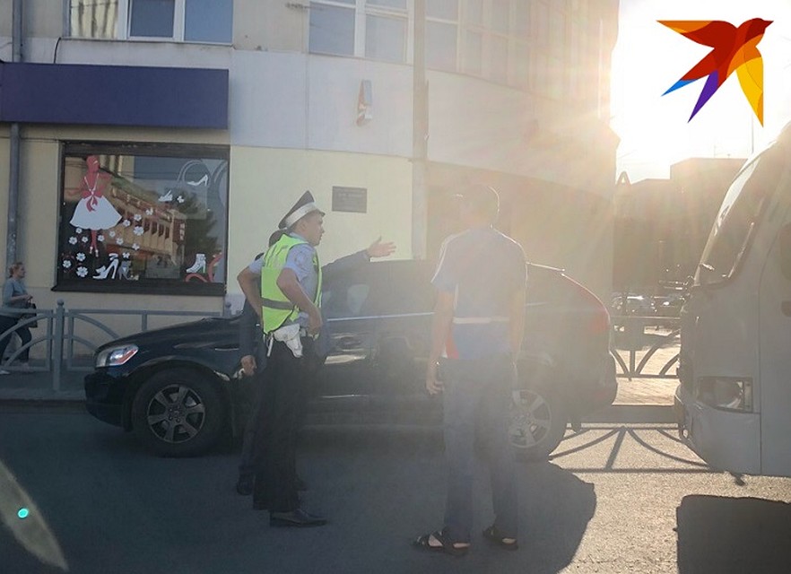 На место ДТП через несколько минут прибыли сотрудники ГИБДД