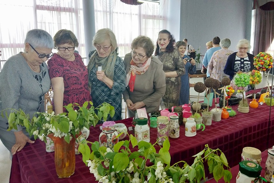 Выставка работ студентов факультета прикладного творчества Фото: Университет третьего возраста