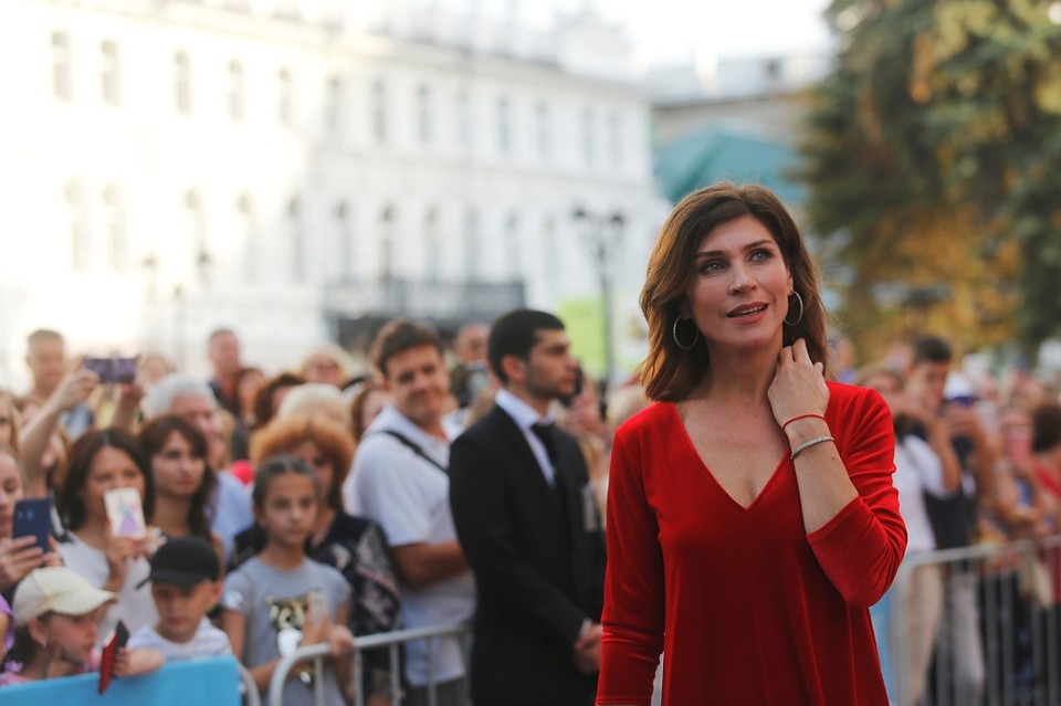 Светлана Камынина приехала на фестиваль в качестве гостя, а в итоге стала ведущей церемонии закрытия. Фото: Анастасия МАКАРЫЧЕВА