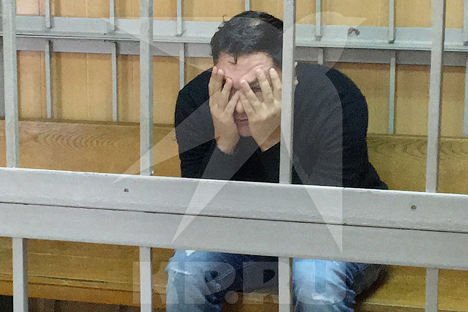 Гареев о своем поведении в суде: "Я не хочу его показывать. Я выгляжу плохо". Фото: Александр РОГОЗА