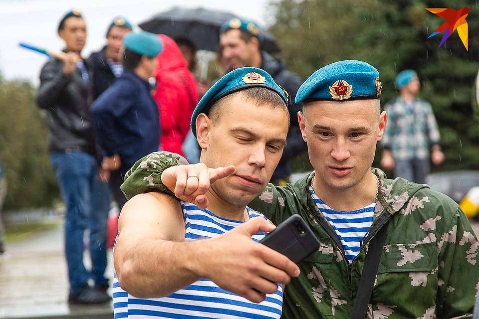 2 августа десантники отмечают День ВДВ. Фото: Валерий ЗВОНАРЕВ
