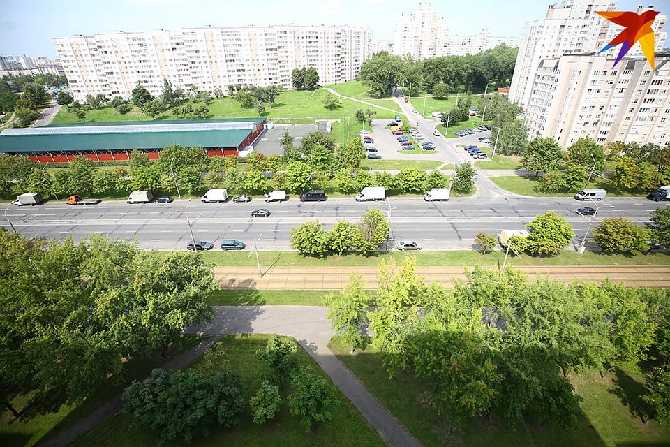Примерно с такой высоты упал молодой человек Фото: Святослав ЗОРКИЙ