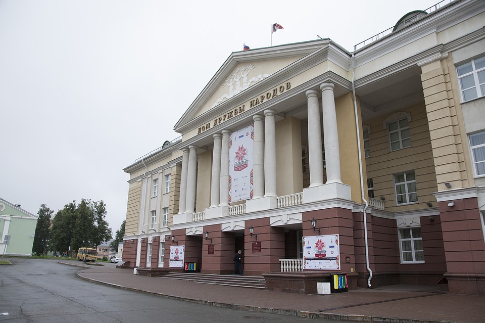 В Ижевске Суперфиналы чемпионата России по шахматам проходят в Доме дружбы народов Фото: Сергей ГРАЧЕВ