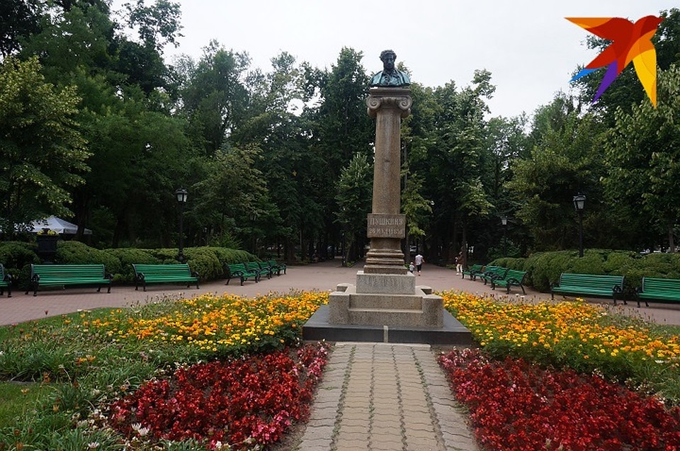 Памятник А.С.Пушкину в парке Штефан чел Маре Фото: Наталья СИНЯВСКАЯ