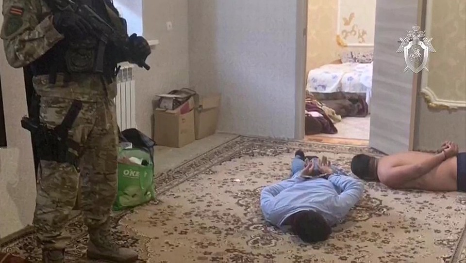 Подозреваемые жили в куда лучших условиях. Фото: стоп-кадр видео