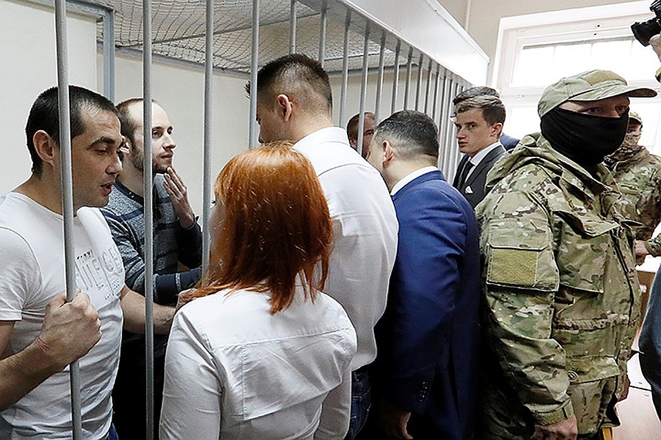 Россия отпускает задержанных военнослужащих ВМСУ и офицеров СБУ с обязательствами Украины в отношении дальнейшего расследования уголовного дела о незаконном пересечении госграницы Фото: REUTERS