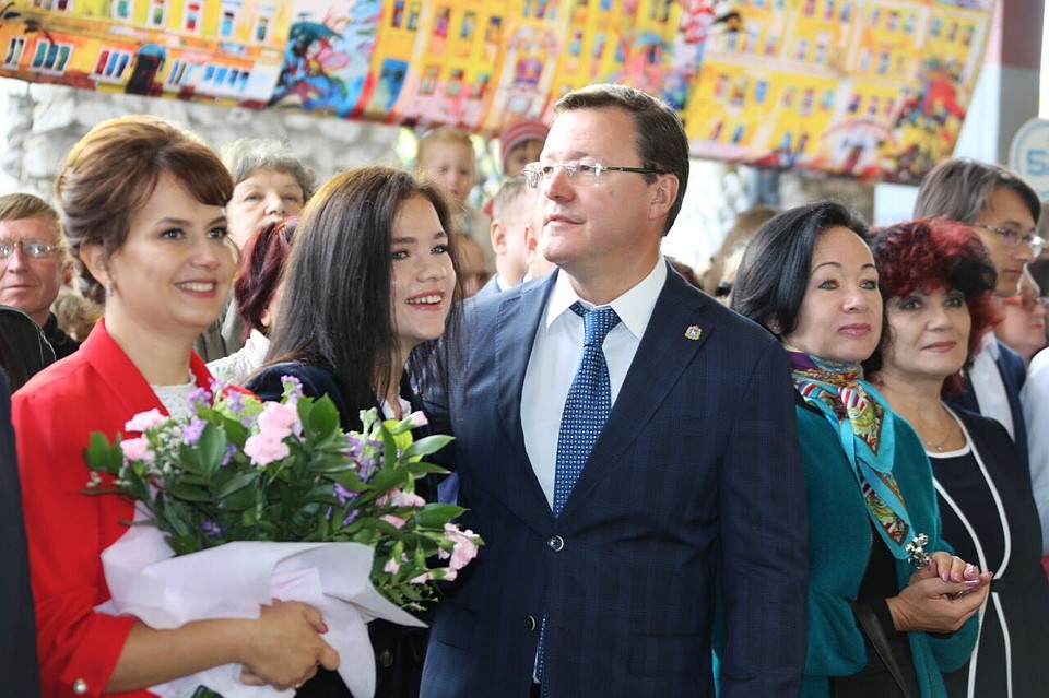 Среди родителей гимназии №3 заметили Дмитрия Азарова