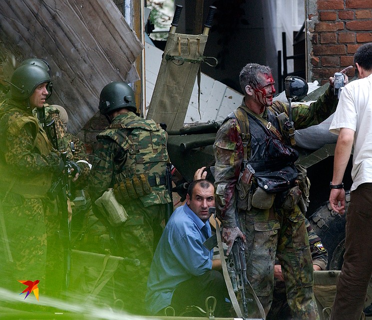 Беслан. Сентябрь 2004 год Фото: Владимир ВЕЛЕНГУРИН