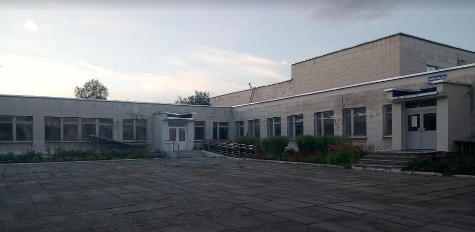 Школа № 1 расположена в самом центре Кушвы. Фото: Google maps