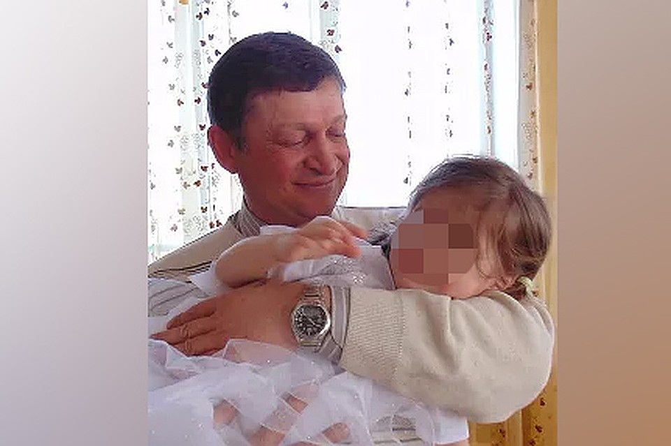 Азат любил детей. И помогал сыну в первом браке.