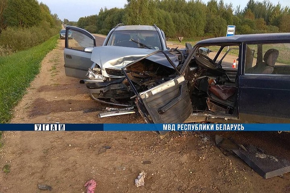 В аварии погиб водителей "ВАЗ", еще двое человек в больнице. Фото: МВД.