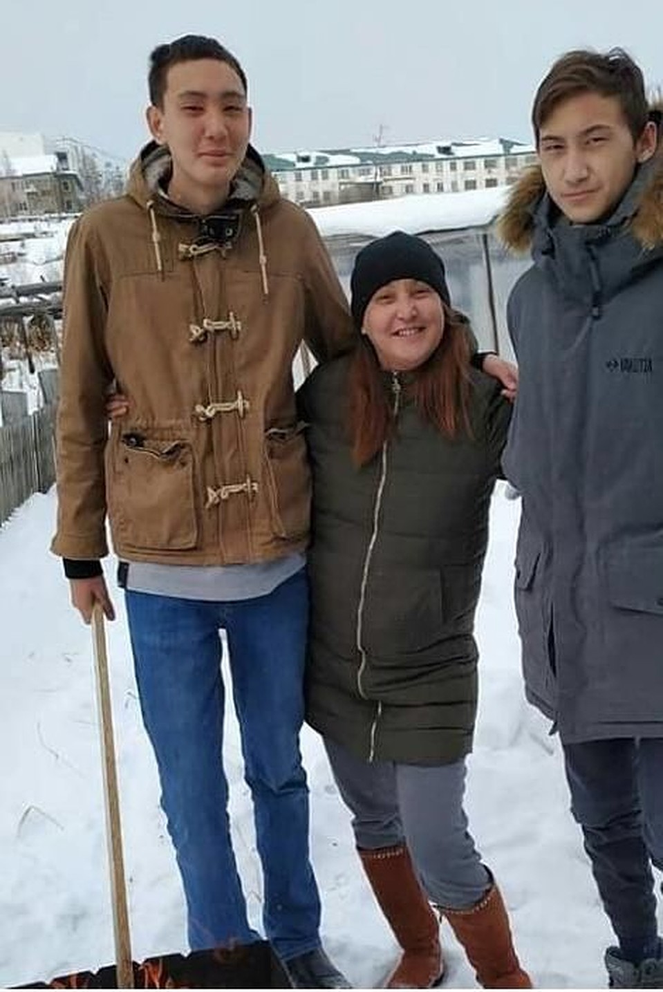 Саргылана с сыновьями Петей и Степой. Фото: Из личного архива героя публикации