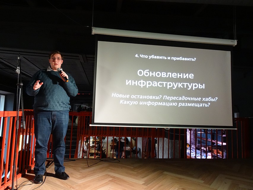Создатель транспортной схемы города Владимира, студент РГУ им. Г.В. Плеханова Андрей Шебанков Фото: Валерия ПРОНИНА