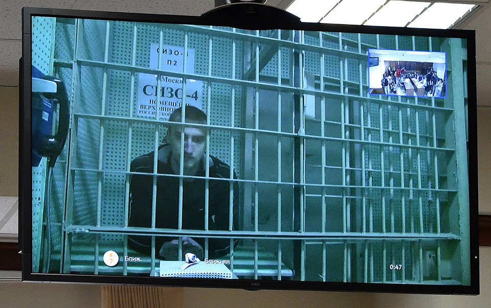 Павел Устинов отвечает на вопросы судьи по видеоканалу во время заседания Мосгорсуда 20 сентября 2019 г. Фото Андрей Васильев / ТАСС