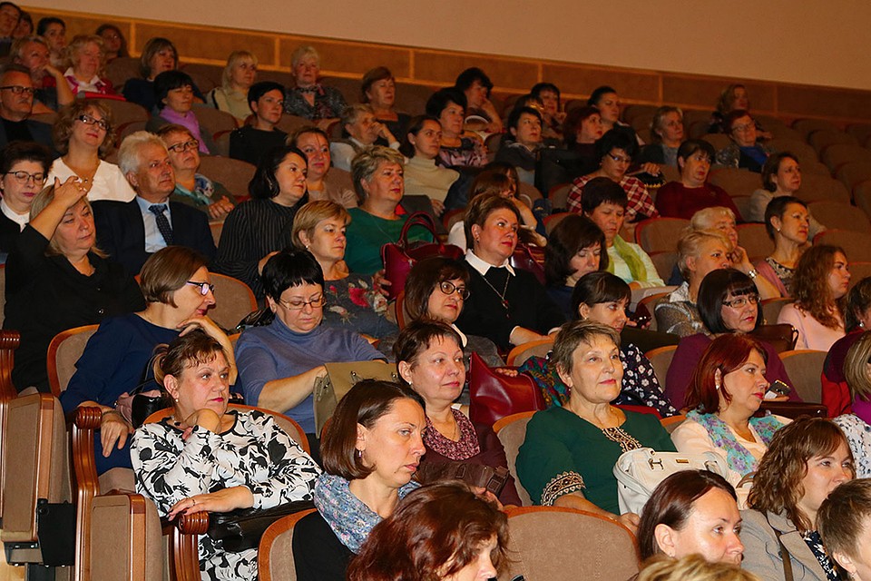 В Брянске чествовали педагогов города. Фото: пресс-служба Брянской городской администрации
