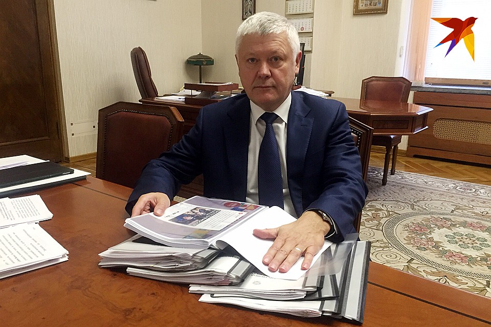 Василий Пискарев впервые показал СМИ, какие улики и доказательства заграничного вмешательства в наши дела уже удалось собрать Фото: Елена ЧИНКОВА