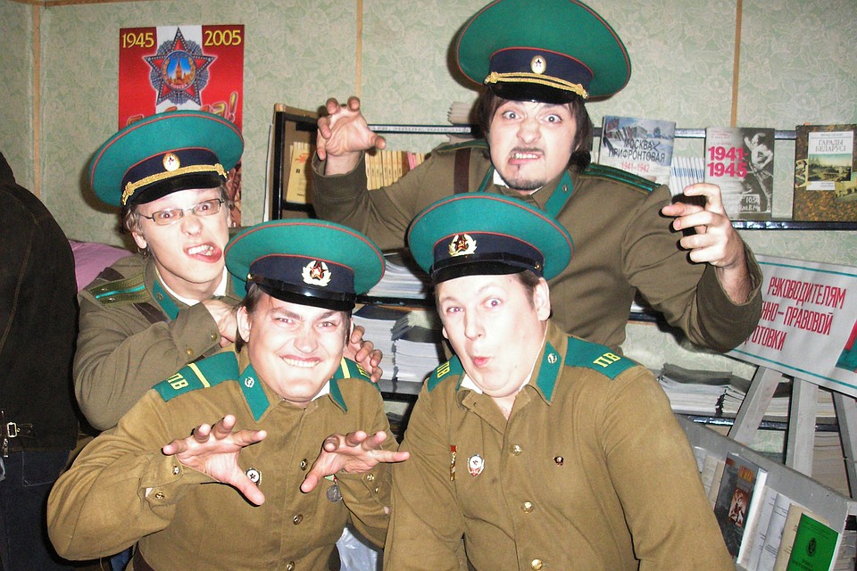 Людям в погонах песни группы по душе, не удивительно, что порой и сами музыканты перевоплощаются в такие образы.
