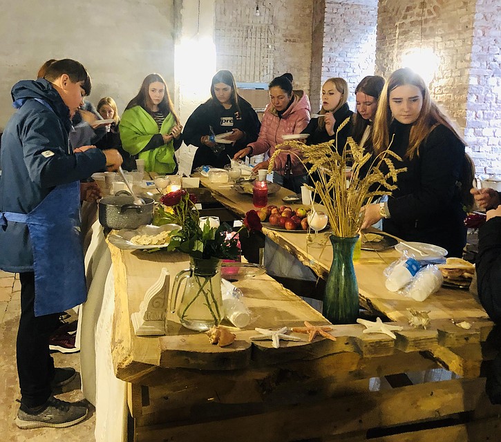 В замке регулярно проводят мастер-классы и другие мероприятия Фото: Из личного архива героя публикации