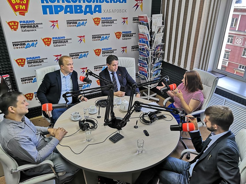 Парламентаризм в России: верным ли путём идём, товарищи? Фото: Сергей ПЯТКОВ