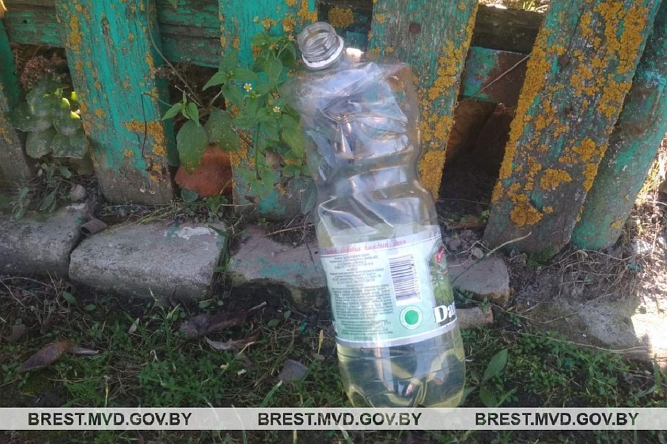 Сельчанин облил бензином постройки во дворе. Фото: УВД Брестского облисполкома.