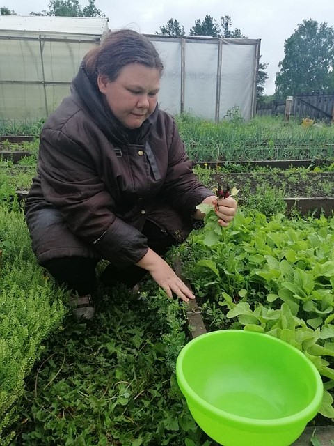 Работа на грядке приносит не только плоды, но и удовольствие Фото: vk.com/semeinaya_usadba Фото: vk.com